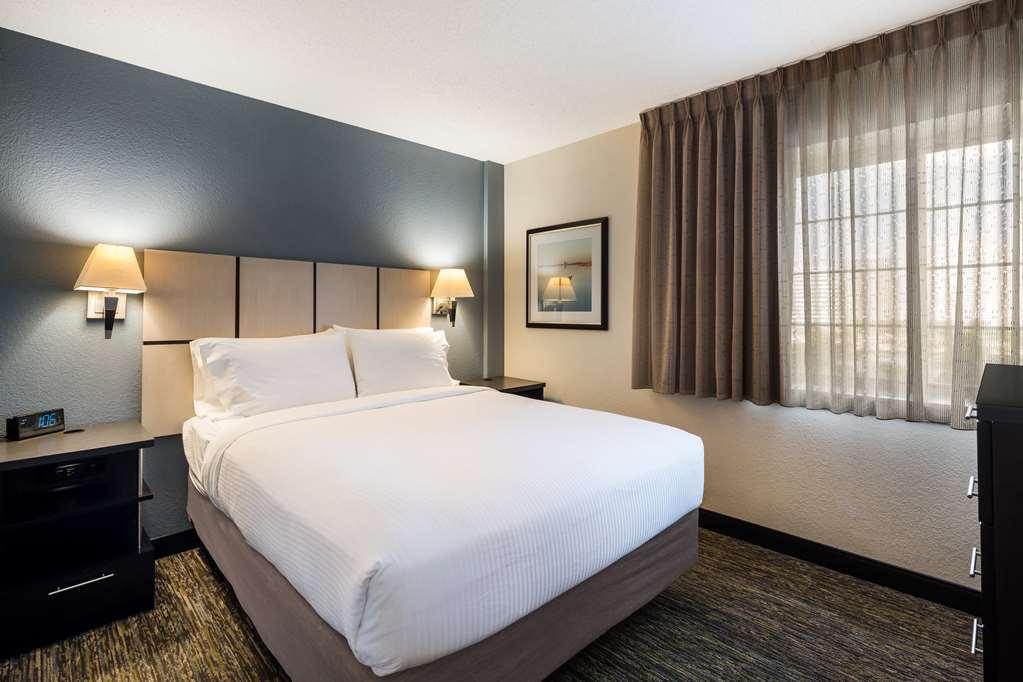 Sonesta Simply Suites Jersey City - Newly Renovated Room photo